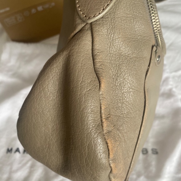 MARC by Marc Jacobs Preppy Natasha Leather Crossbody Taupe Grey Silver Hardware - Picture 7 of 9